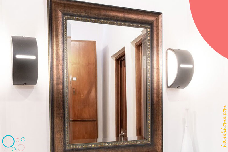 آینه مسی با قاب مستطیلی شکل